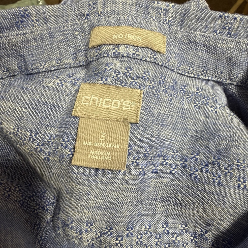 Chico's No Iron Size 3 (16/18) Blue White Textured Woven Tunic Shirt Button - Picture 8 of 10